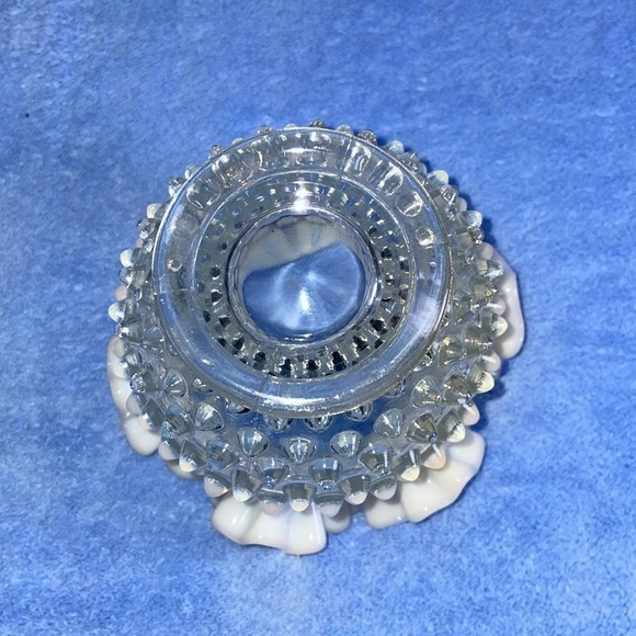 Vintage 1950’s Fenton White French Opalescent Glass Bowl. - Picture 5 of 7